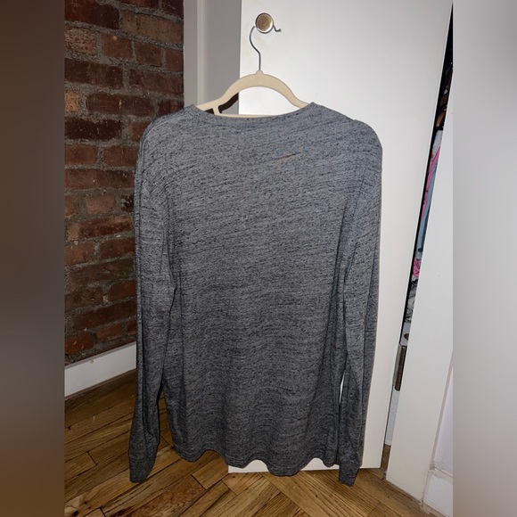 Men’s Size Large JCrew Henley Long-sleeve Tee! Lightly worn - Picture 3 of 3